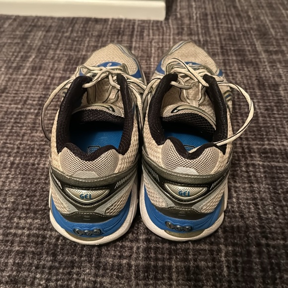 ASICS men’s running shoe - size 10.5 - Picture 4 of 6